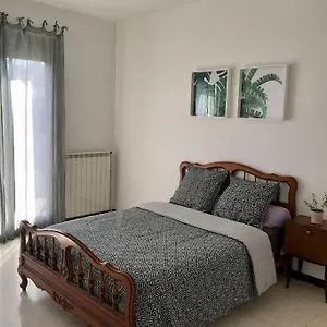 De Maison Entierement Renove Avec Garage Appartement