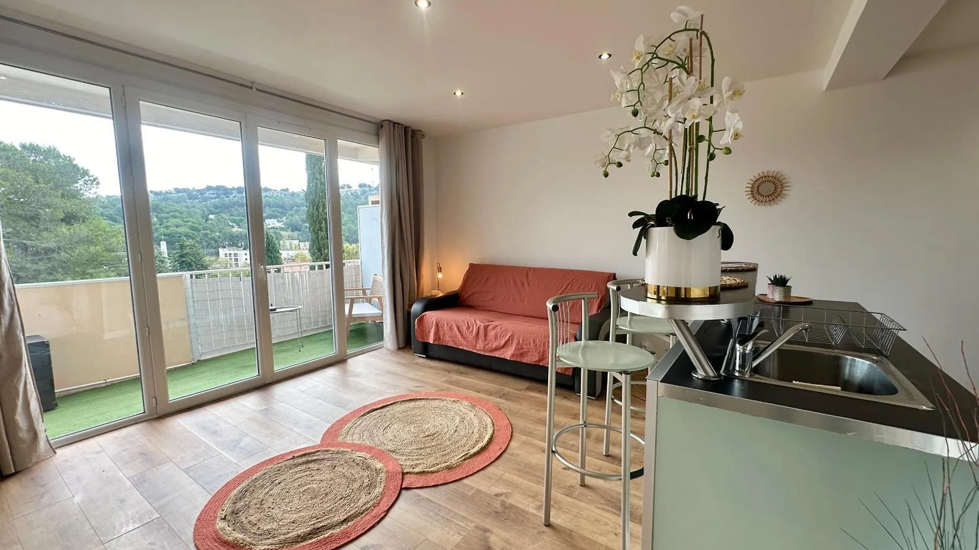 Appartement Avec Terrasse Proche Cassis Carnoux-en-Provence 0*,  France